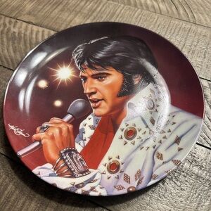 Elvis Presley Las Vegas Live Delphi Collectors Plate